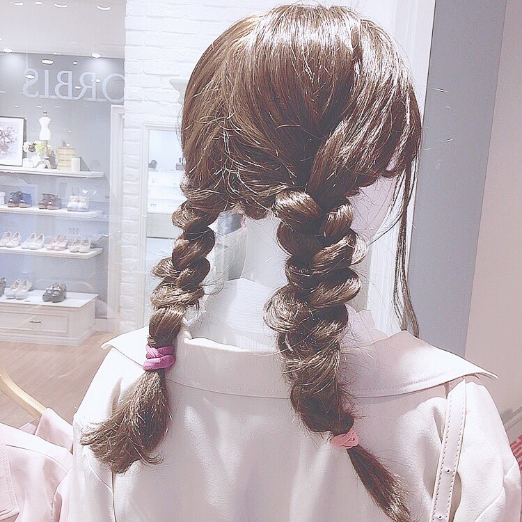 お家で簡単！お洋服に合わせたヘアアレンジ♡